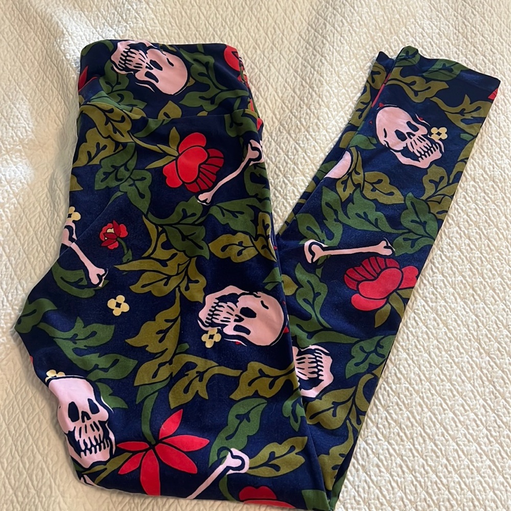 Lularoe One Size Skeleton Leggings